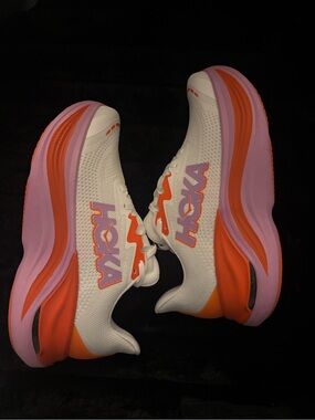 SIZE 9D- MEN’S HOKA SKYWARD X White Running Shoes